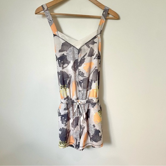 Lululemon Be Free Runsie Mini Art Pop White Multi Size 6 - Picture 8 of 14